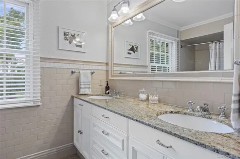 336 Bay Avenue Huntington Bay NY 11743