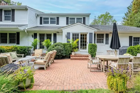 336 Bay Avenue Huntington Bay NY 11743