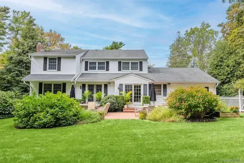 336 Bay Avenue Huntington Bay NY 11743