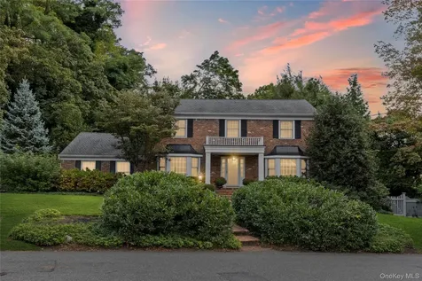 336 Bay Avenue Huntington Bay NY 11743