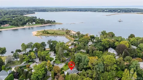 336 Bay Avenue Huntington Bay NY 11743