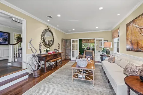 336 Bay Avenue Huntington Bay NY 11743