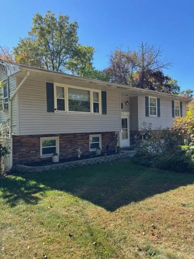 8 Rayland Road Newburgh NY 12550