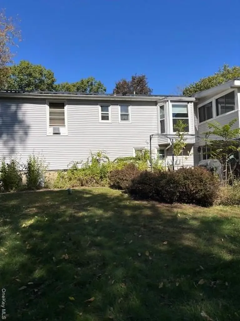 8 Rayland Road Newburgh NY 12550