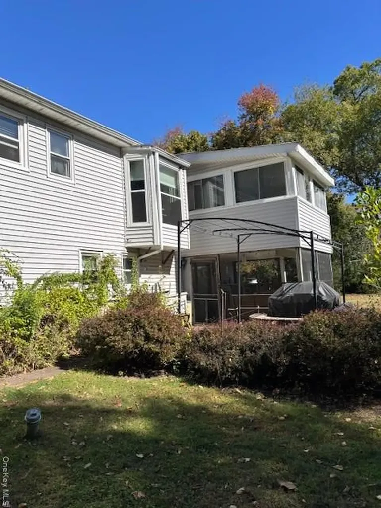 8 Rayland Road Newburgh NY 12550