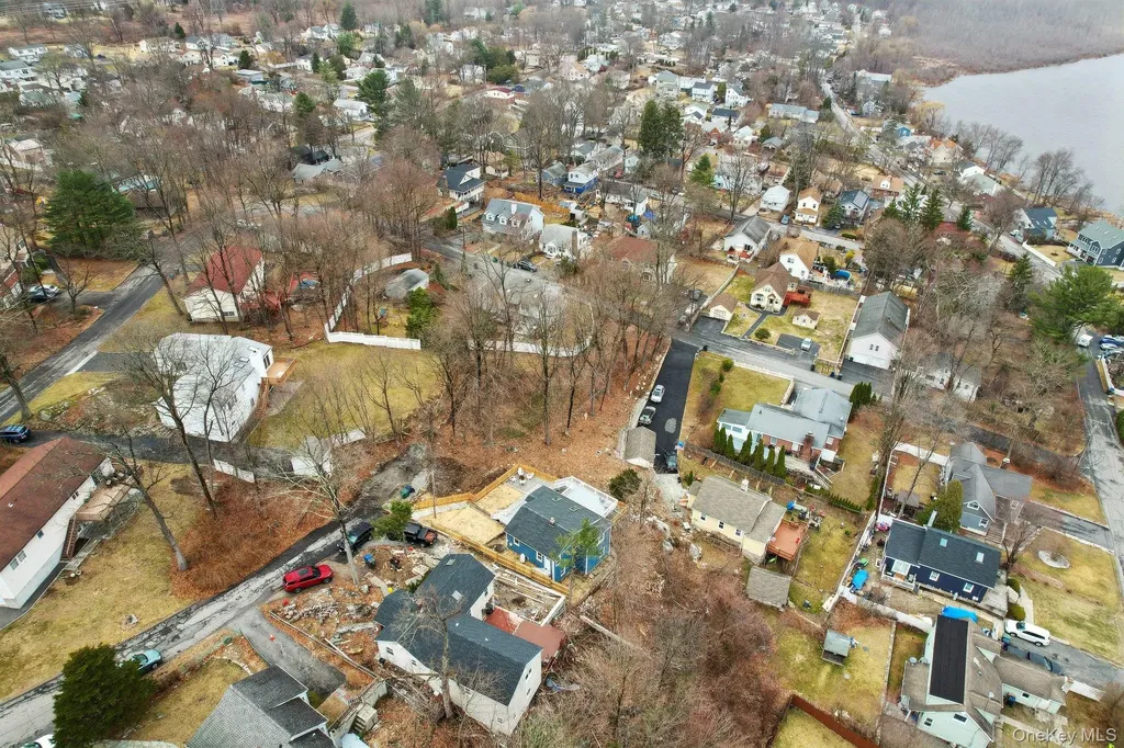 29 Fairway Mahopac NY 10541