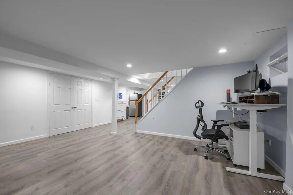 5 Avon Road New Hyde Park NY 11040
