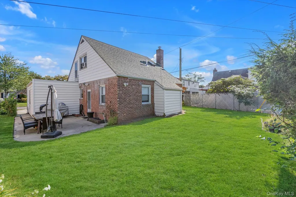 5 Avon Road New Hyde Park NY 11040