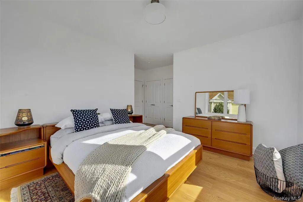 39 Island Point Bronx NY 10464