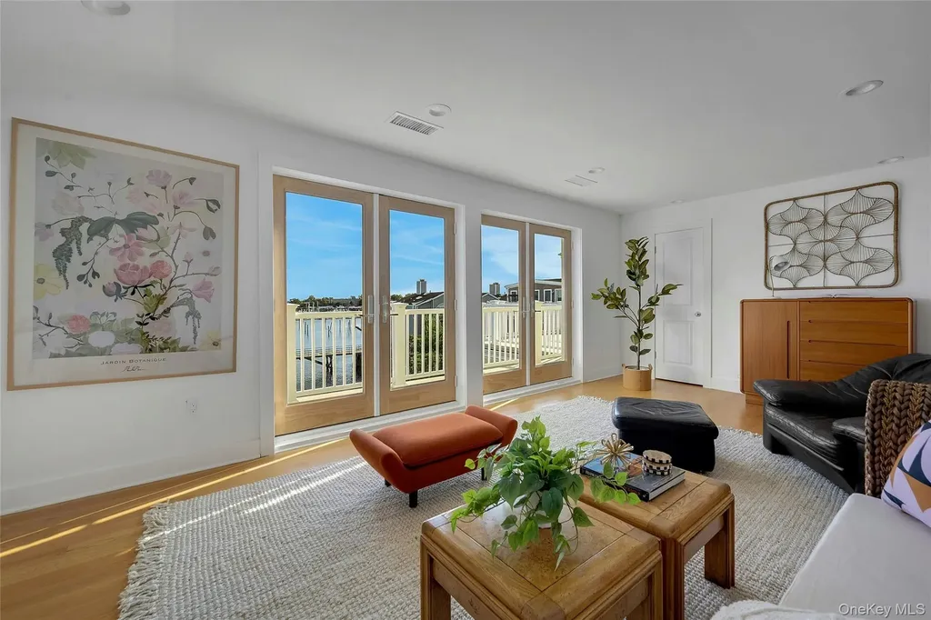 39 Island Point Bronx NY 10464