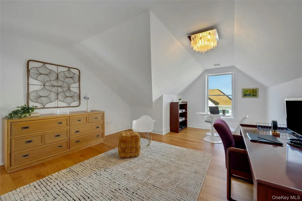 39 Island Point Bronx NY 10464