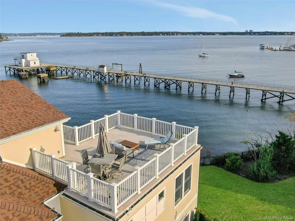 39 Island Point Bronx NY 10464