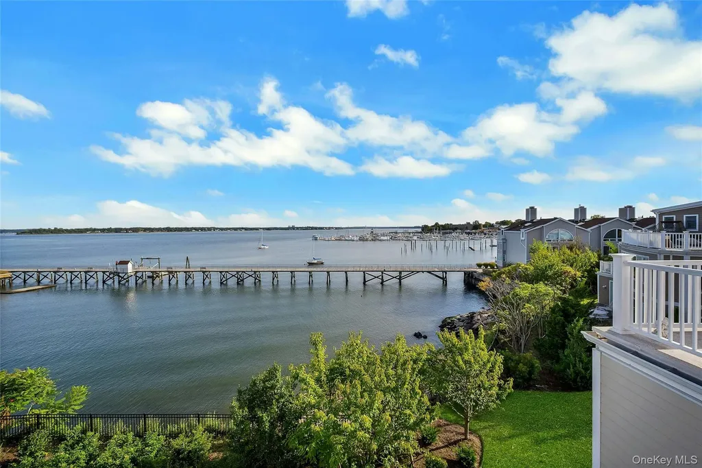 39 Island Point Bronx NY 10464