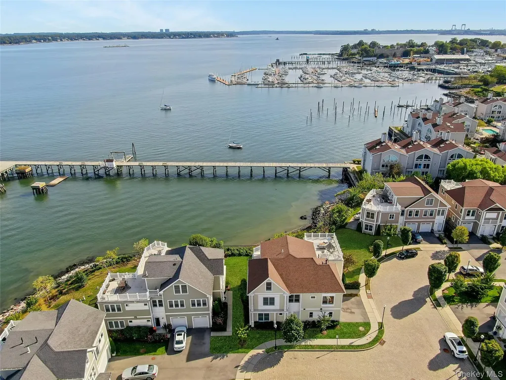 39 Island Point Bronx NY 10464