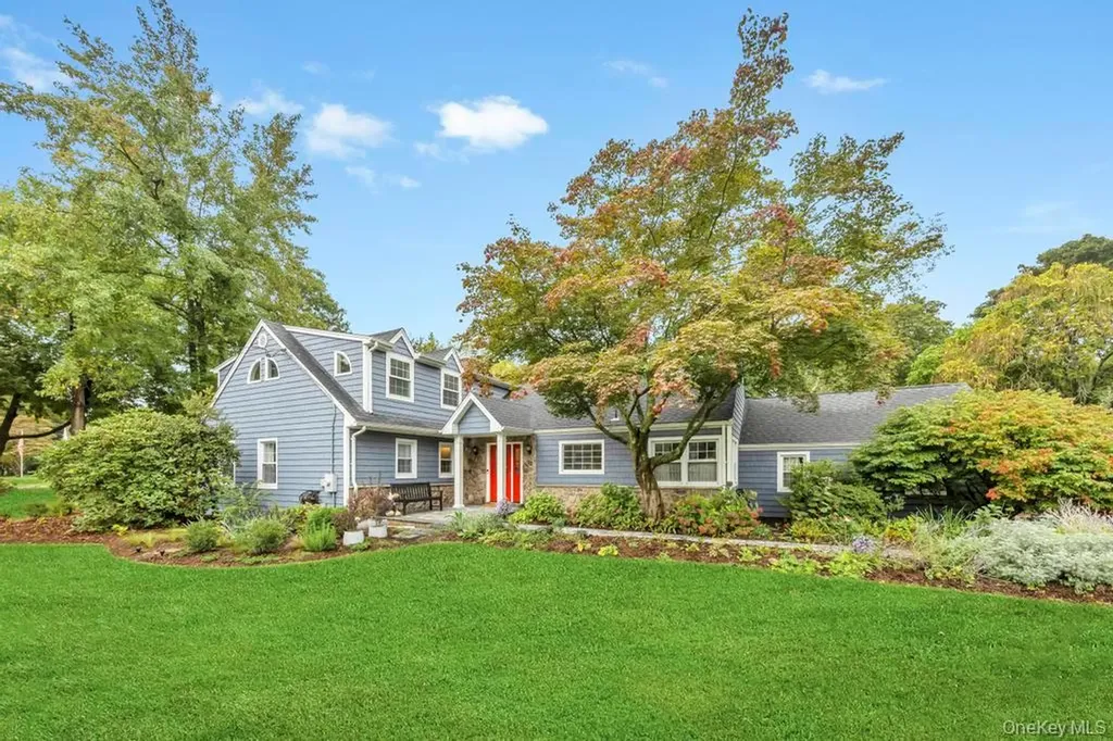 12 Teapot Lane Smithtown NY 11787
