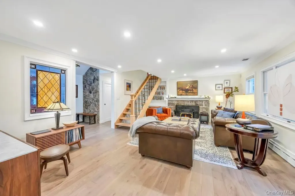 12 Teapot Lane Smithtown NY 11787
