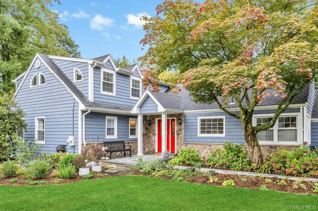 12 Teapot Lane Smithtown NY 11787