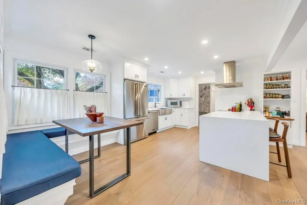 12 Teapot Lane Smithtown NY 11787