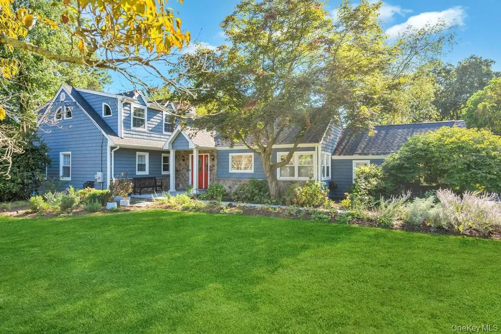 12 Teapot Lane Smithtown NY 11787