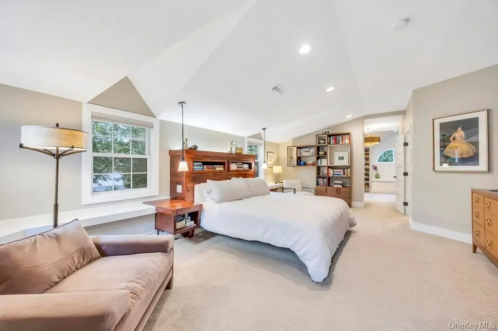 12 Teapot Lane Smithtown NY 11787