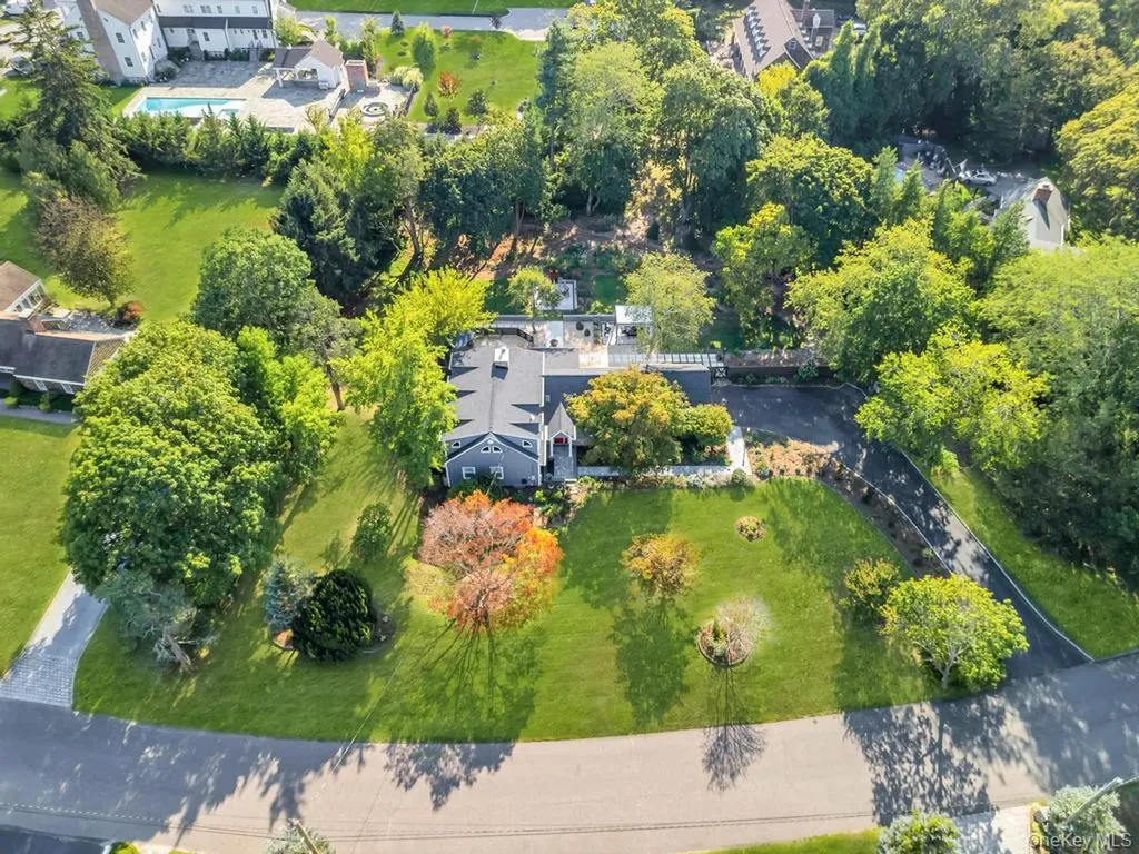 12 Teapot Lane Smithtown NY 11787