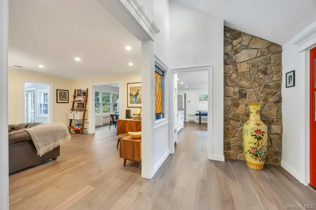 12 Teapot Lane Smithtown NY 11787