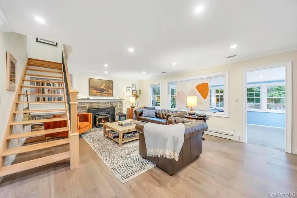 12 Teapot Lane Smithtown NY 11787