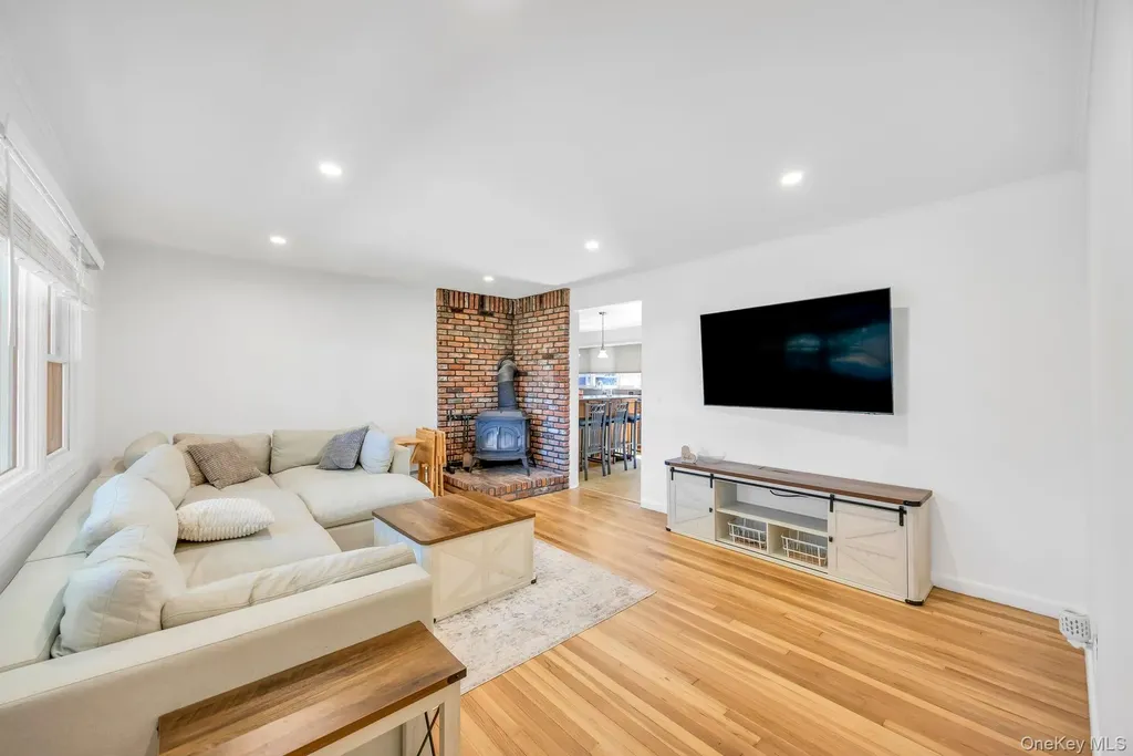 432 Kime Avenue West Islip NY 11795
