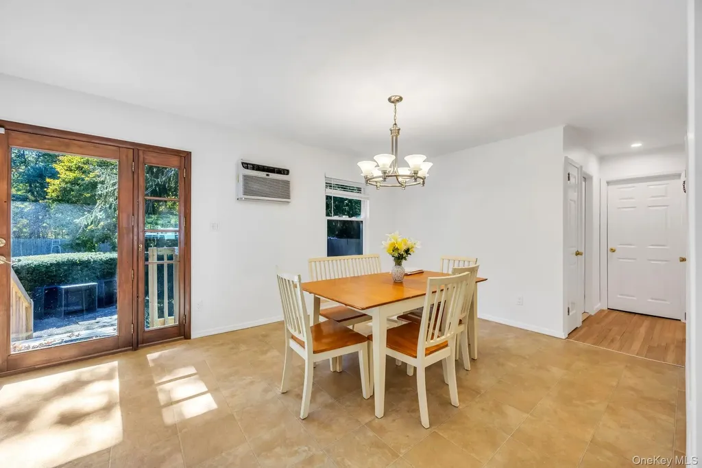 432 Kime Avenue West Islip NY 11795