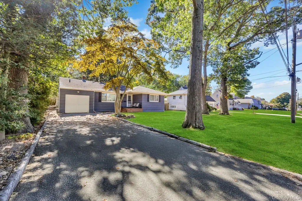 432 Kime Avenue West Islip NY 11795