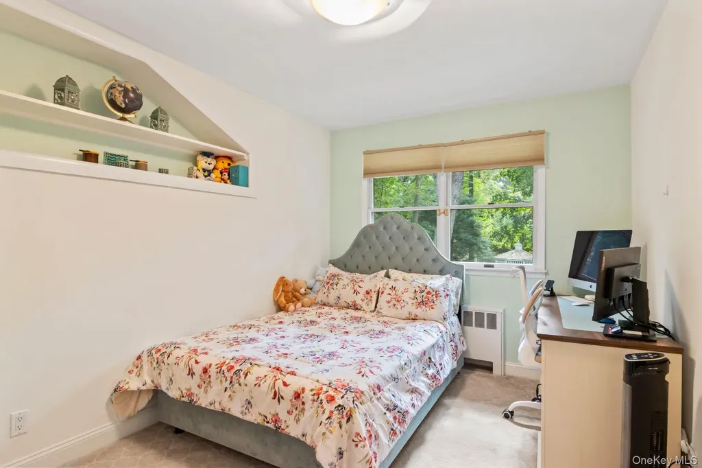 17 Bluebird Lane Huntington NY 11743