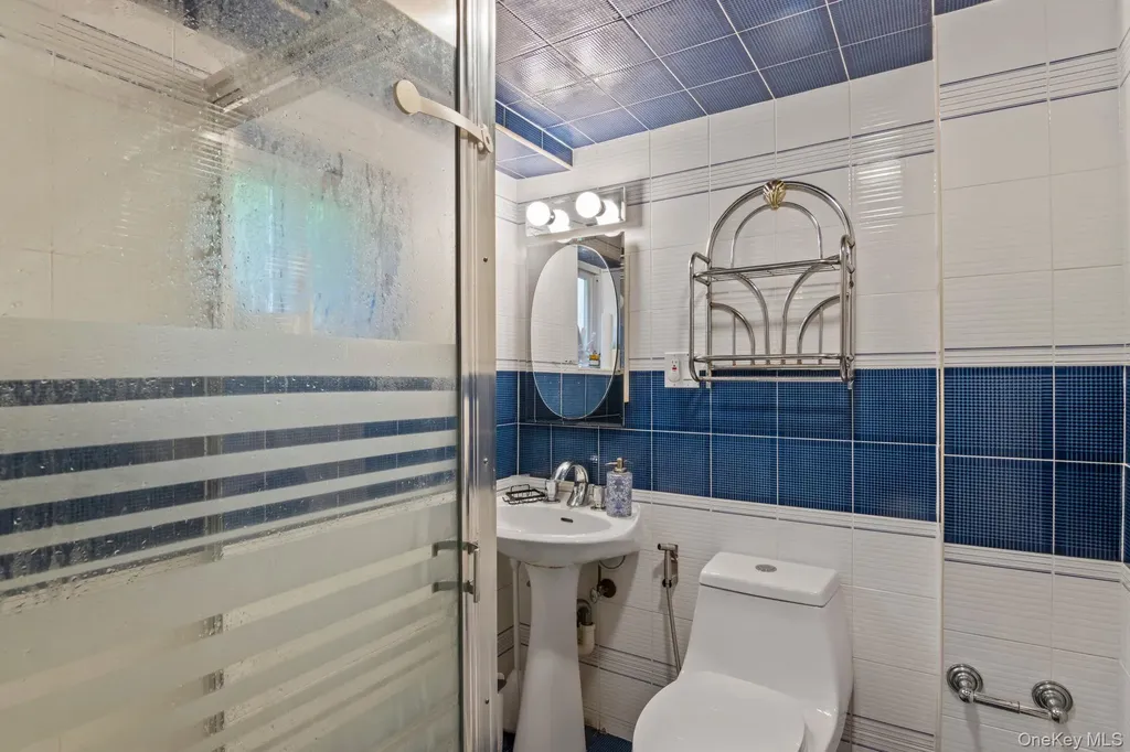 17 Bluebird Lane Huntington NY 11743