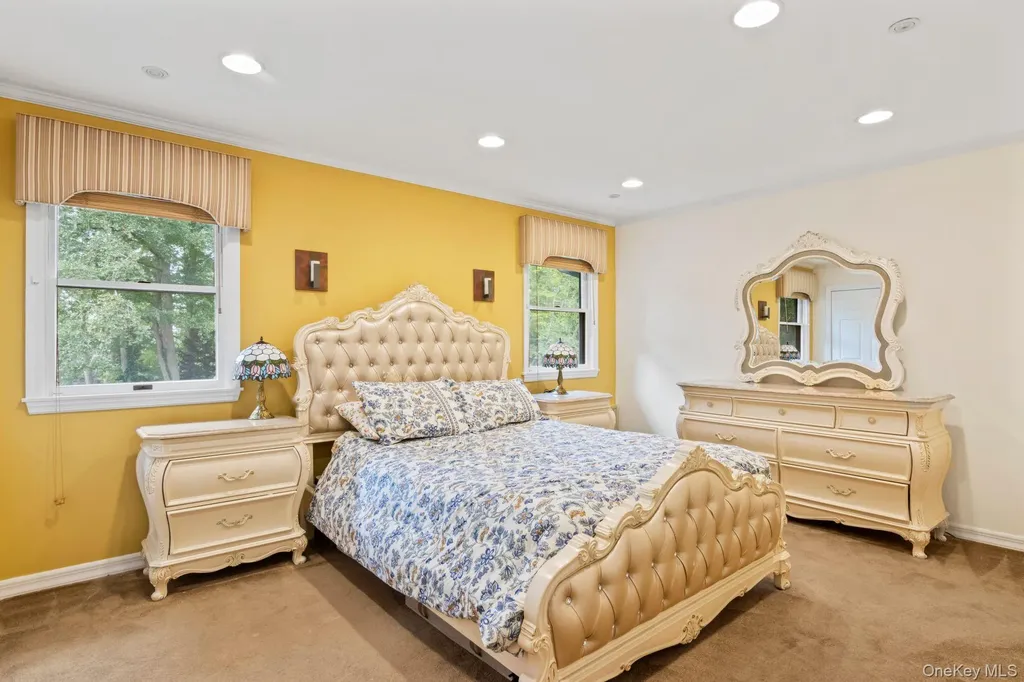 17 Bluebird Lane Huntington NY 11743