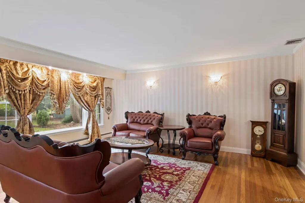 17 Bluebird Lane Huntington NY 11743