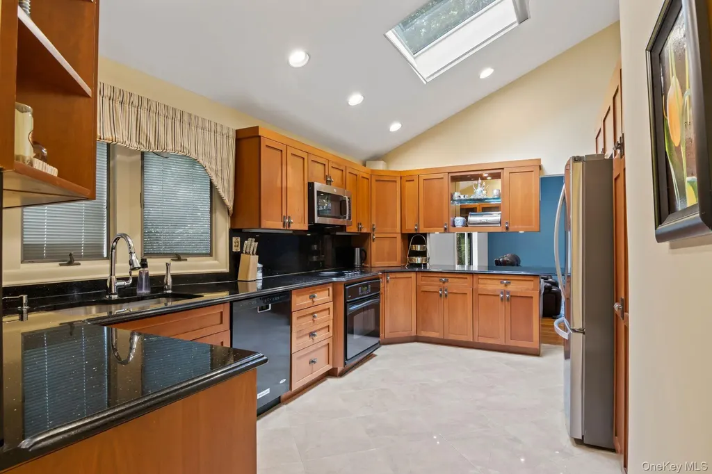 17 Bluebird Lane Huntington NY 11743