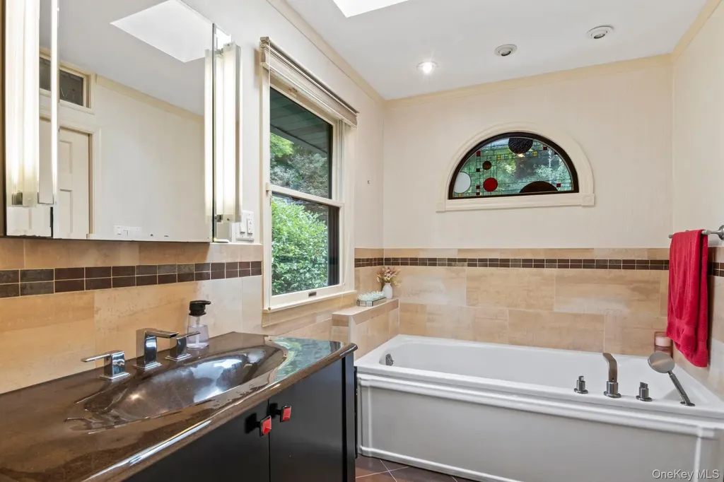 17 Bluebird Lane Huntington NY 11743