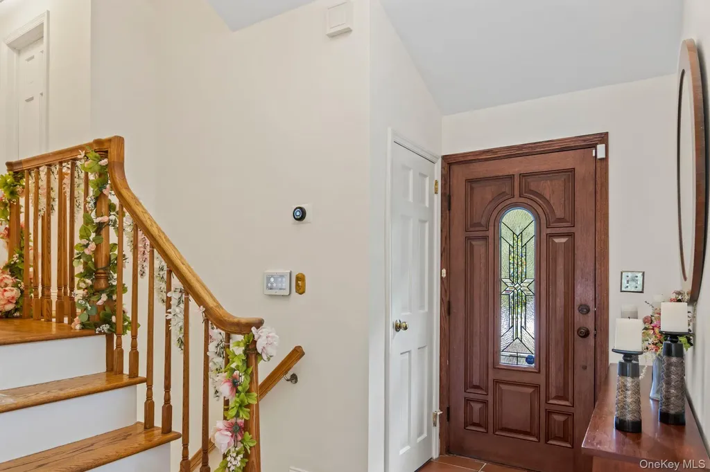 17 Bluebird Lane Huntington NY 11743