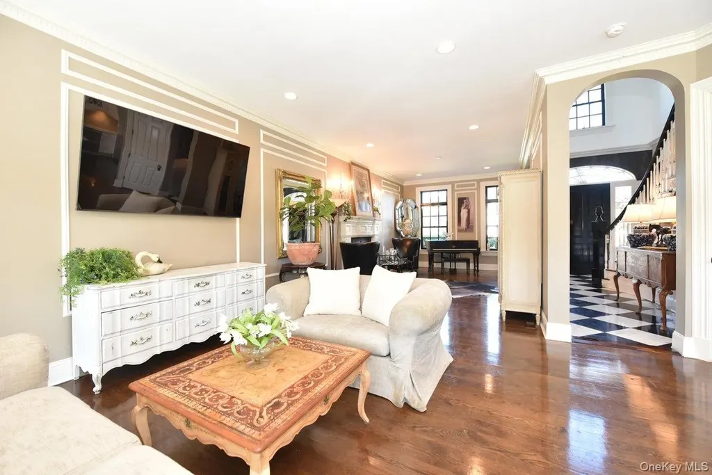 1974 Monroe Avenue North Bellmore NY 11710