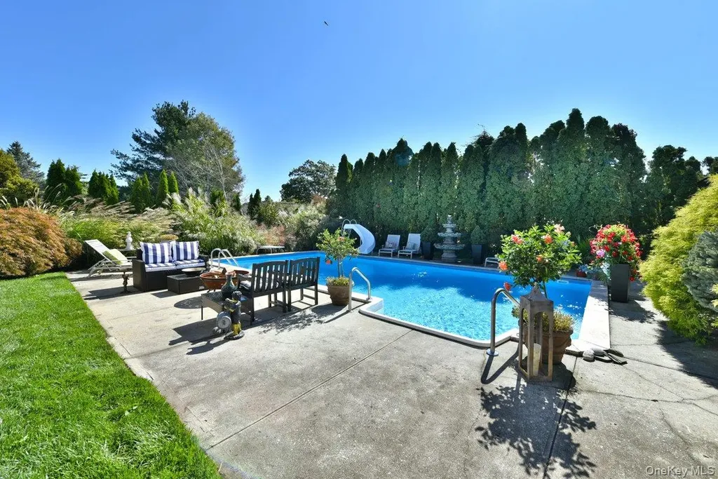 1974 Monroe Avenue North Bellmore NY 11710