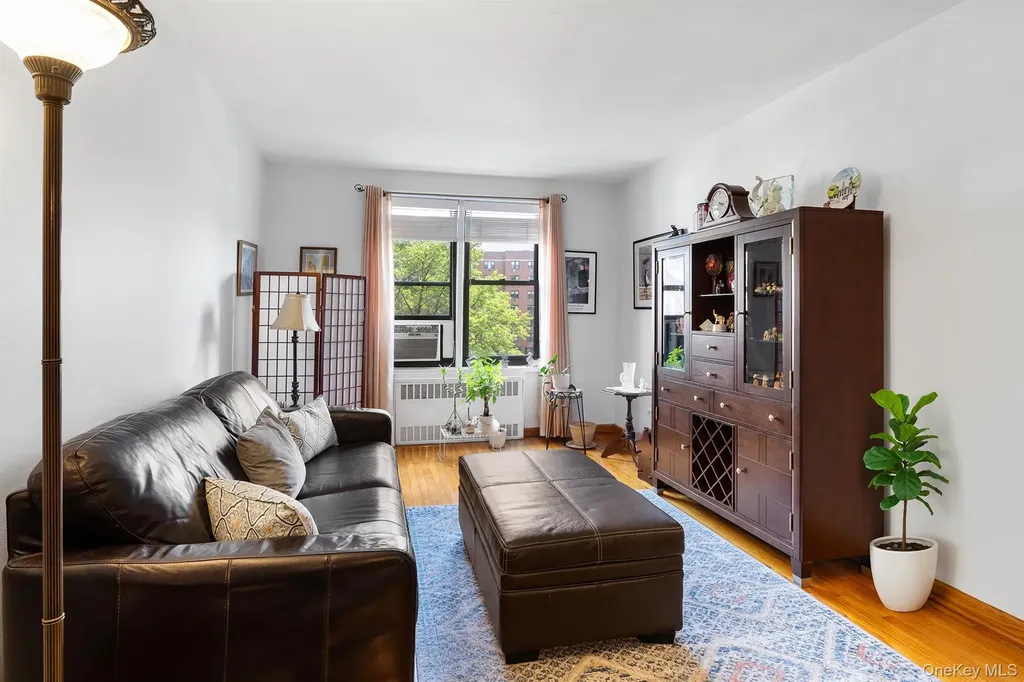 9040 Fort Hamilton Parkway Brooklyn NY 11209