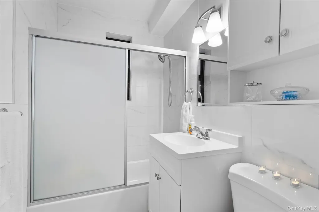 9040 Fort Hamilton Parkway Brooklyn NY 11209