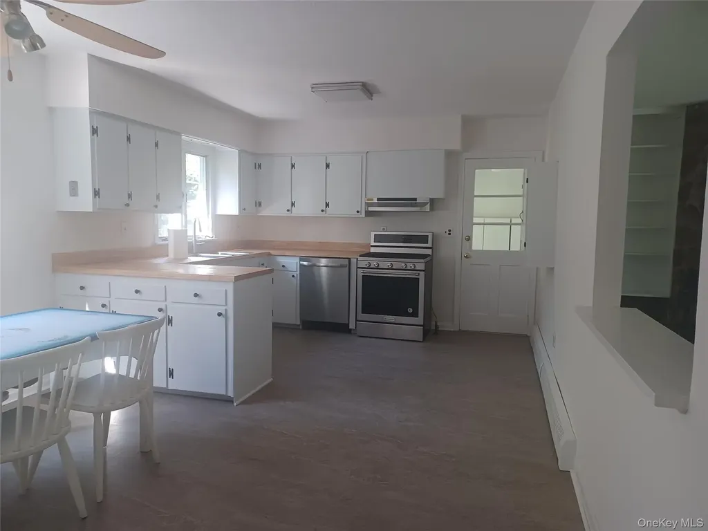 2 E Willow Tree Road Spring Valley NY 10977