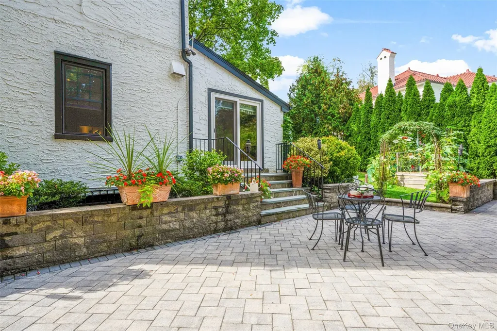 83 Fenimore Road New Rochelle NY 10804