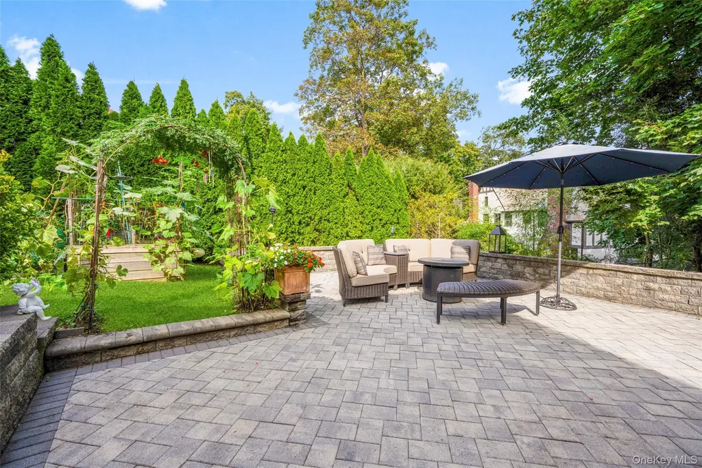 83 Fenimore Road New Rochelle NY 10804