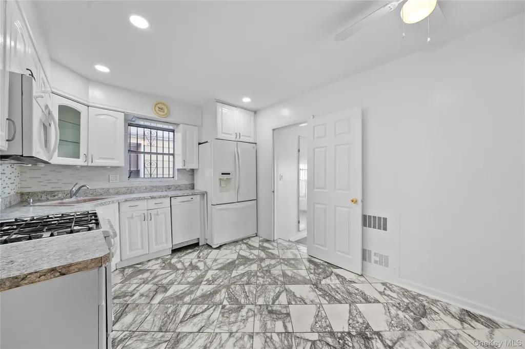 266 E 37th Street Brooklyn NY 11203
