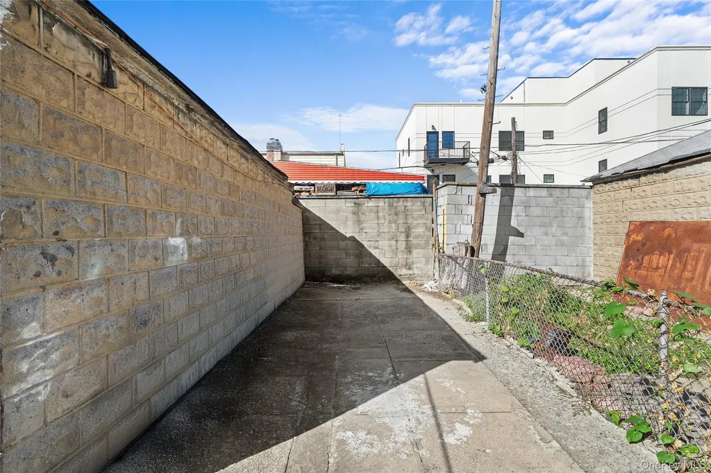 266 E 37th Street Brooklyn NY 11203