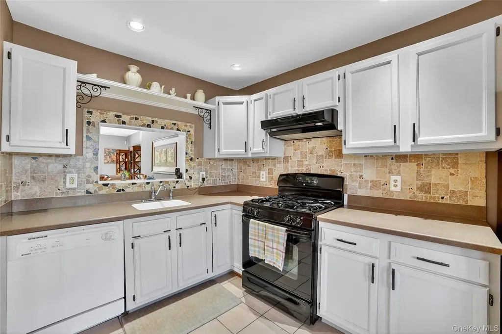 204 Mallard Way Peekskill NY 10566