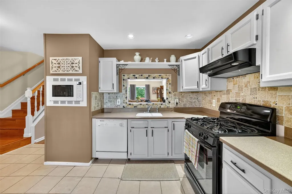 204 Mallard Way Peekskill NY 10566