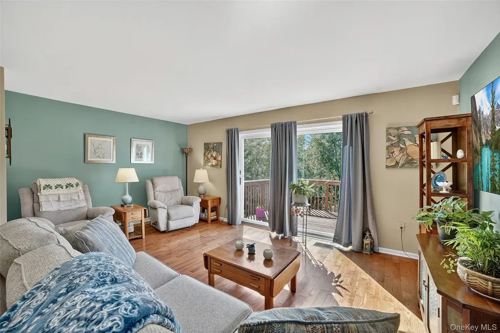204 Mallard Way Peekskill NY 10566