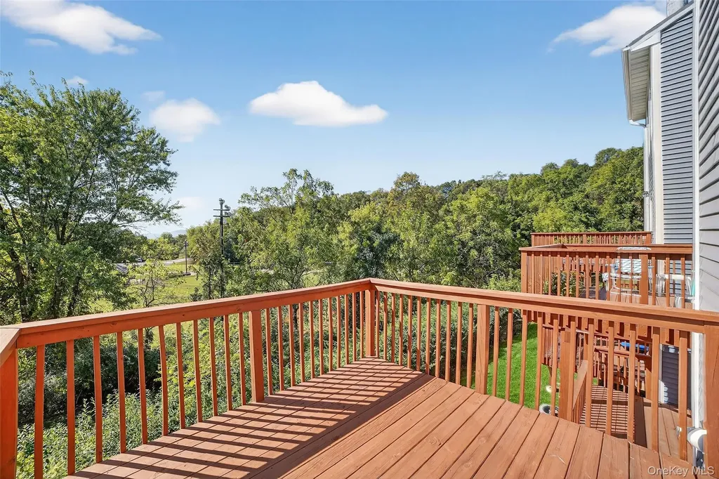 204 Mallard Way Peekskill NY 10566